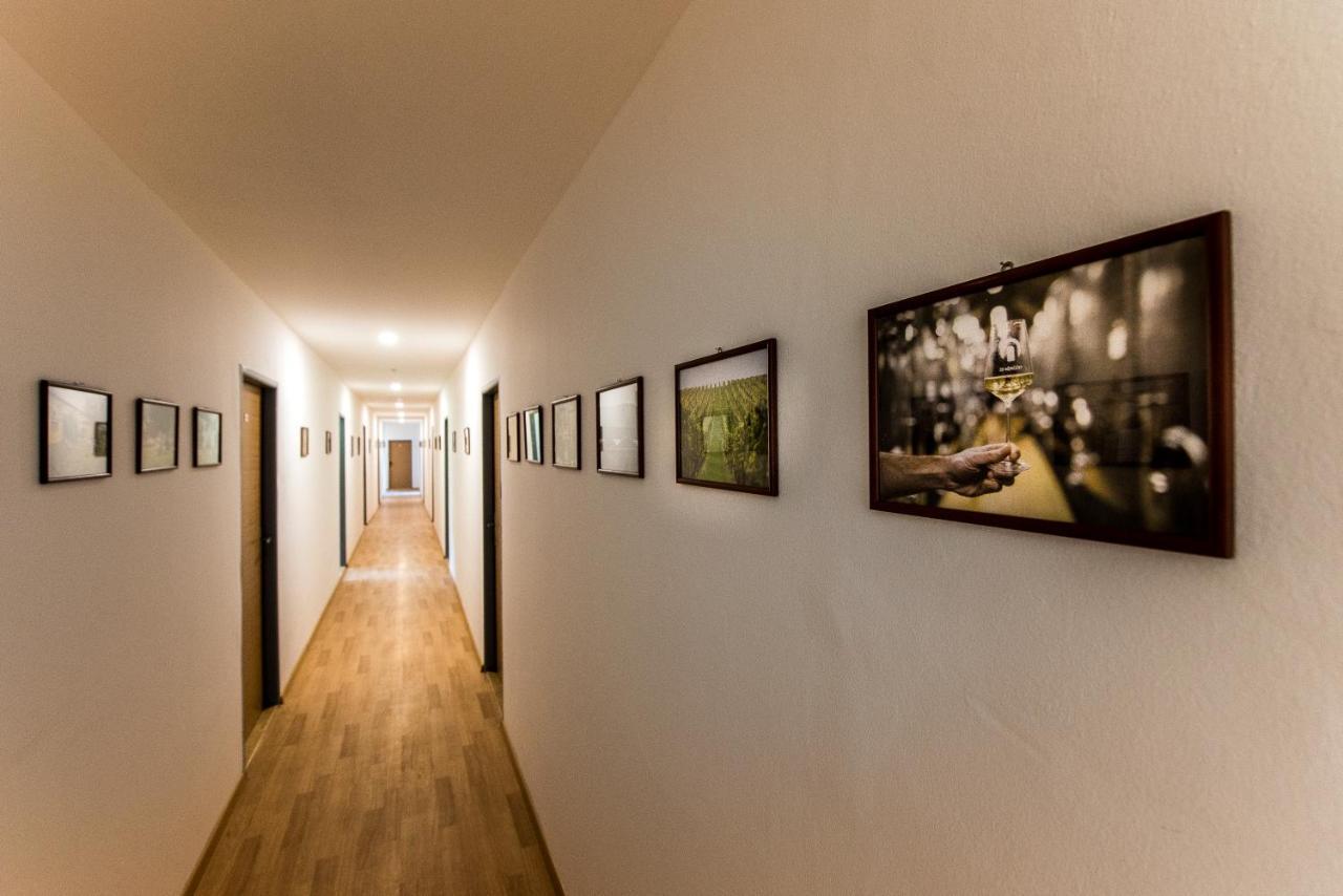 Turistická ubytovna Vinařství ZD Němčičky Exteriér fotografie